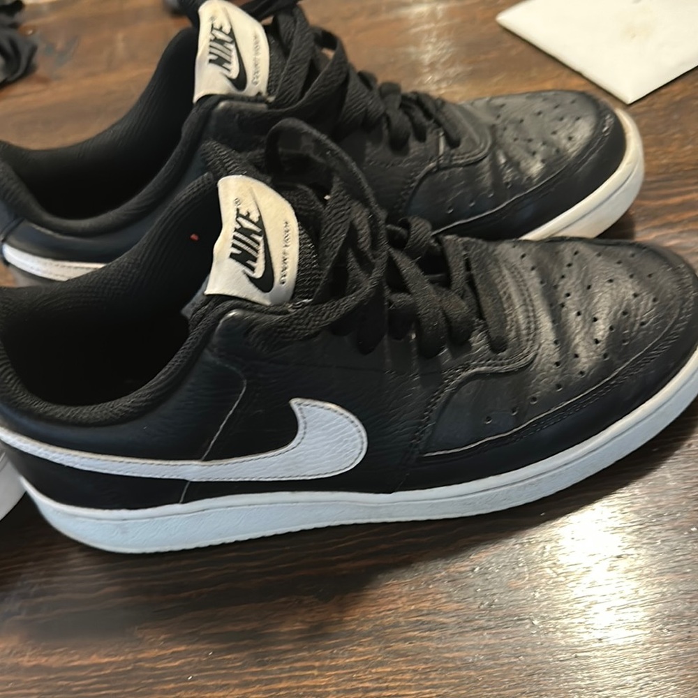 Nike Men's Black and White Sneakers